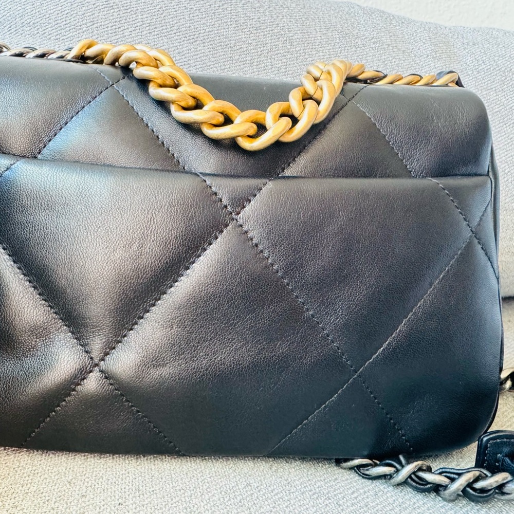 NEW- Chanel Black Quilted Leather Bag with tag - Picture 6 of 17